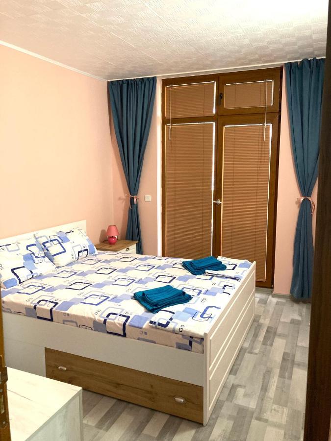 Апартаменти Блу Самър 1 & 2 & 3 Slăntjev Brjag Exteriör bild